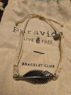 Pura Vida Silver Feather Bracelet - Cream Cord